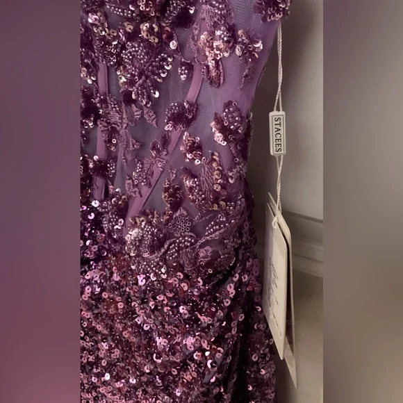 V Neck Corset Sequins Short Prom Dress with Appliqued Lace - Picture 4 of 8